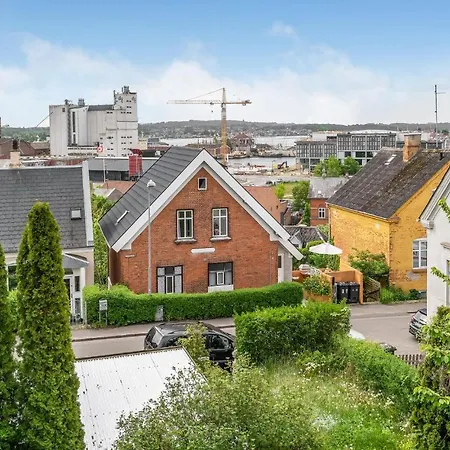 2 Bedroom Cozy In * Свендборг