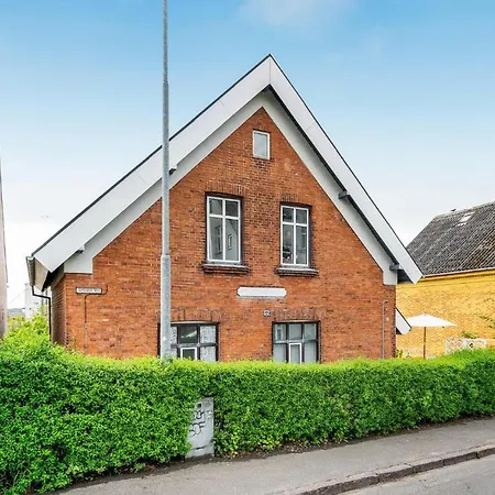 2 Bedroom Cozy In Svendborg