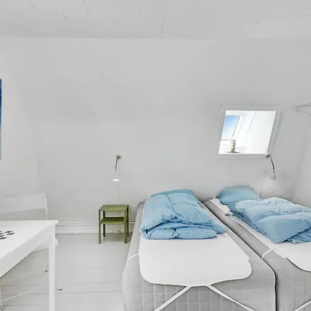 شقة 2 Bedroom Cozy In