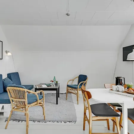 2 Bedroom Cozy In Апартаменты Свендборг