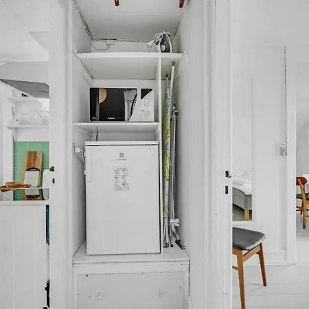 Апартаменты 2 Bedroom Cozy In