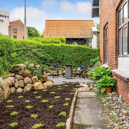 2 Bedroom Cozy In * Свендборг